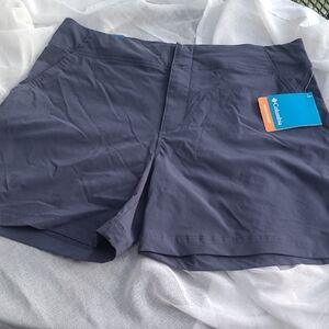 Columbia Omni Shade Shorts. Size12